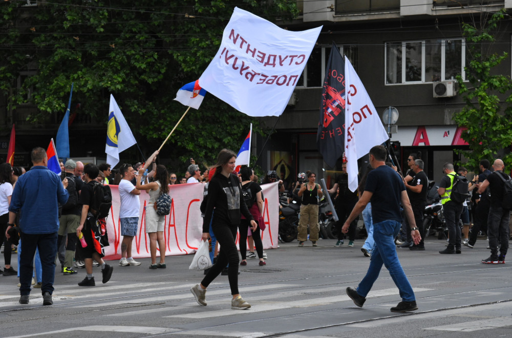 Blokaderi priznali debakl: "Bilo nas je samo osam, dok se ispred Hrama okupilo na hiljade ljudi" FOTO