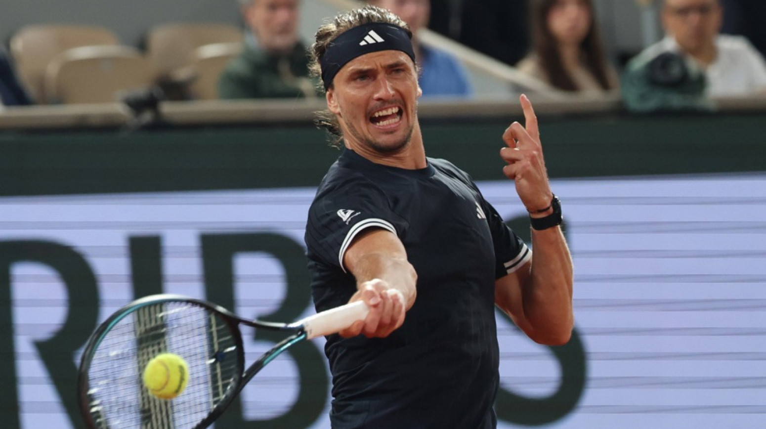 Zverev pokazao ko je "tata" – Rafa nemoćan na "Šatrijeu"!