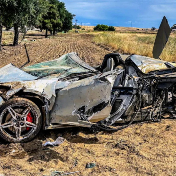 Totalna šteta: Auto nije preživeo sudar – vozač jeste, ali jedva FOTO