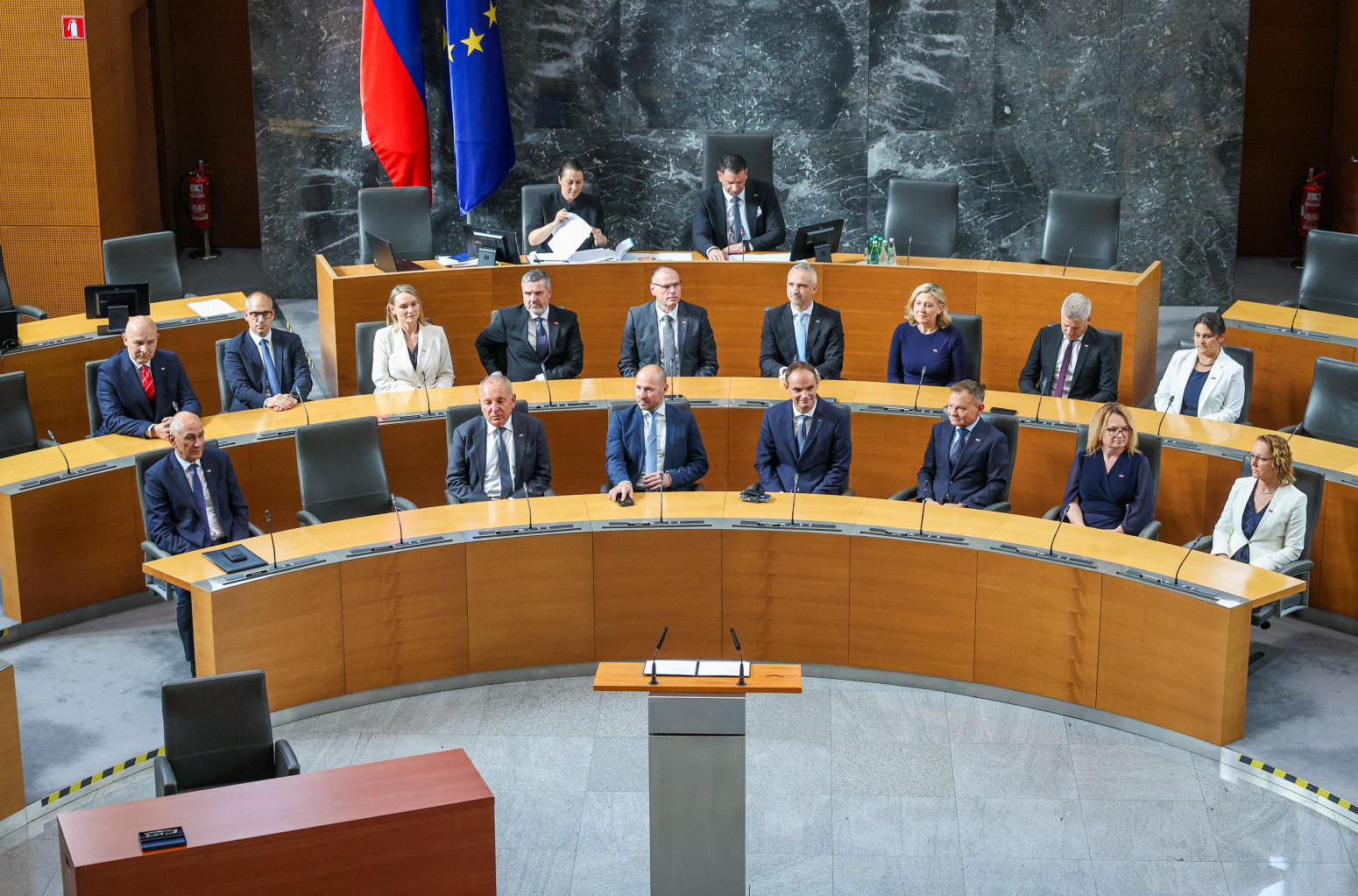 Slovenija dobila novu vladu, Janez Janša premijer