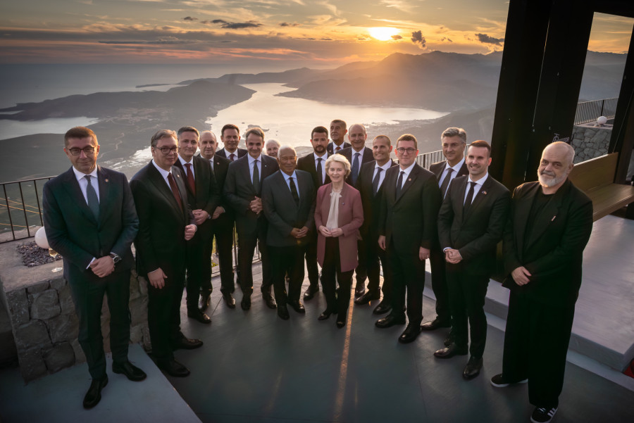Vučić in Tivat: People in Montenegro are our sisters and brothers; I don