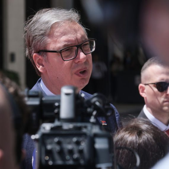 Vučić bez straha, u grotlo, jer Srbija pobeđuje