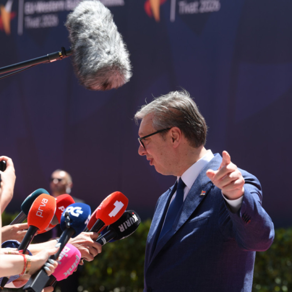 Vučić iz Tivta: "Srbija je po prvi put u istoriji imala najviše plate u regionu"
