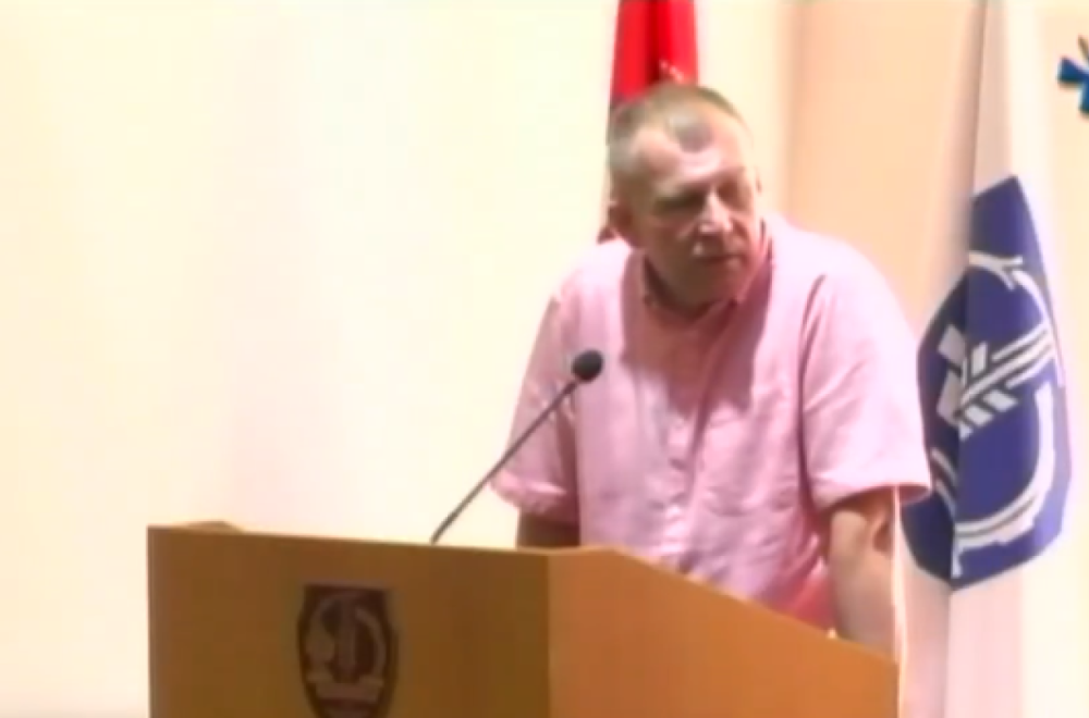 Odbornik Miroslava Aleksića fizički nasrnuo na načelnicu Opštinske uprave u Trsteniku VIDEO
