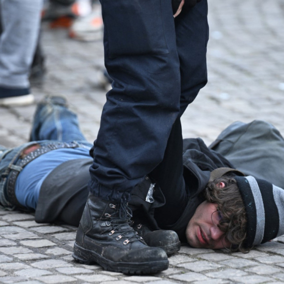 Evo kako policija u Briselu rasteruje studente i profesore koji protestuju FOTO