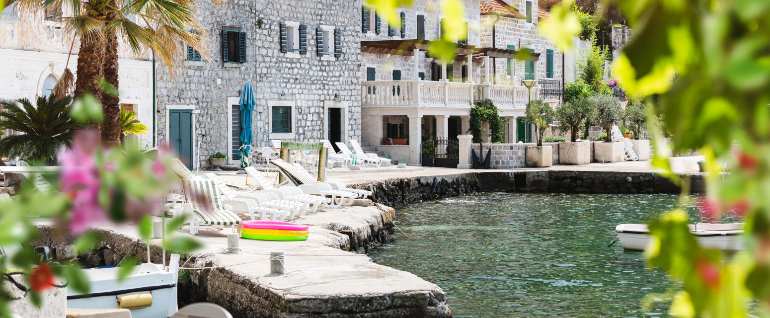Mnogi kažu da je ovo najlepše selo u Crnoj Gori: Mir i primorski šarm oduševljavaju turiste FOTO