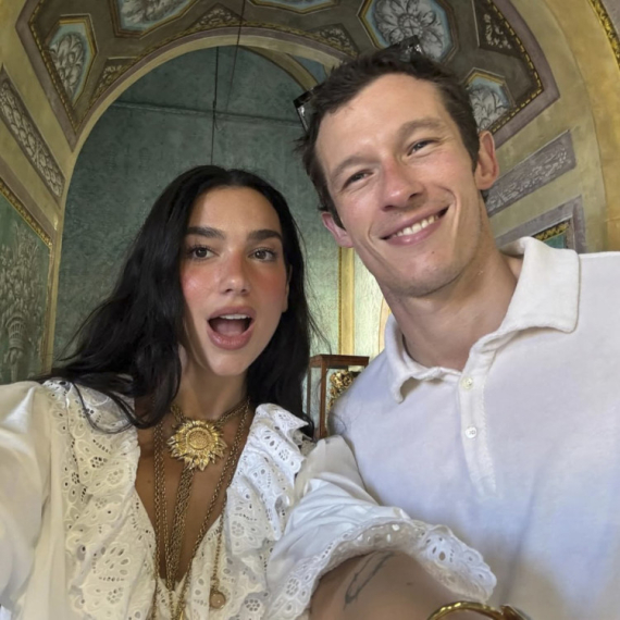 Razbesnela ljude i sad je srećna: Dua Lipa napravila svadbu za pamćenje FOTO/VIDEO