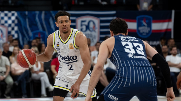 Fener posle drame i produžetka do nove borbe za titulu