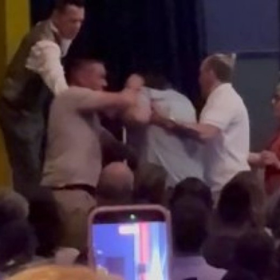 Vučić o sramnom incidentu u Frankfurtu: "Niko nije osudio taj jezivi napad"; "Pokušali su da unize tog čoveka"