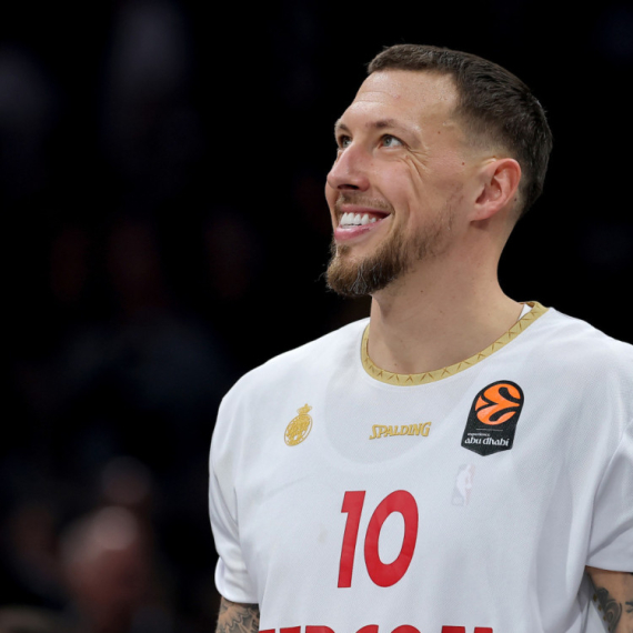Asvel planira da dovede centra Monaka
