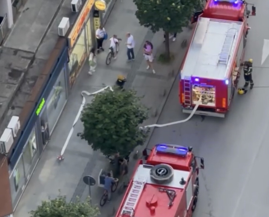 Gori lokal u centru Užica: Vatrogasci hitno intervenisali FOTO