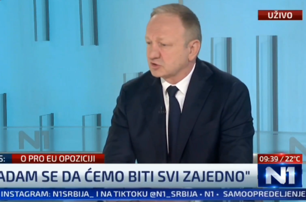 Palo priznanje na N1; "Ursula vidi sagovornika u Vučiću, a Makron kaže da Vučić radi odličnu stvar za Srbiju"