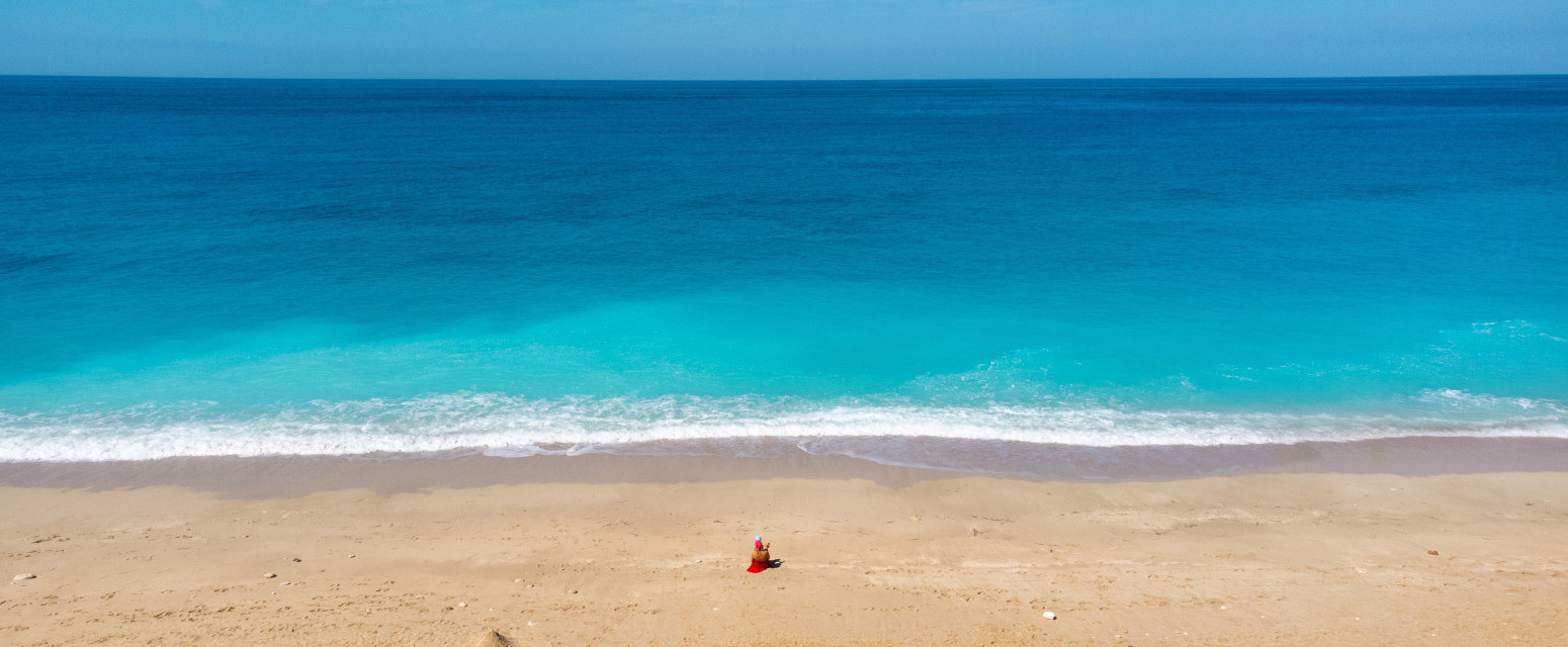 "Telefon mi je zamalo ispao iz ruke"; Snimak sa plaže u Rusiji izazvao buru na mrežama
