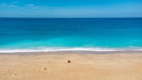 "Telefon mi je zamalo ispao iz ruke"; Snimak sa plaže u Rusiji izazvao buru na mrežama