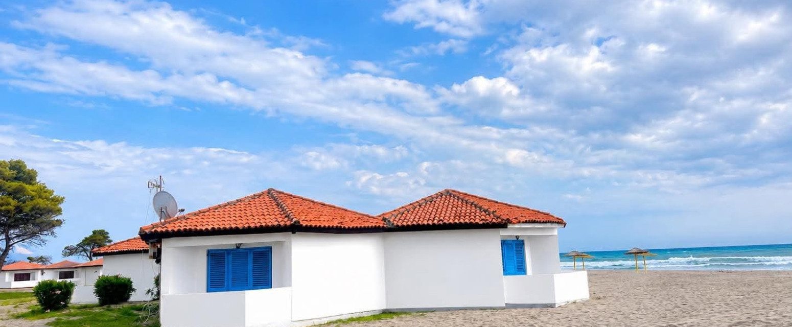 Ovo nije Mikonos – ovo je Ada Bojana: Ovako danas izgleda čuveno nudističko naselje kod Ulcinja FOTO