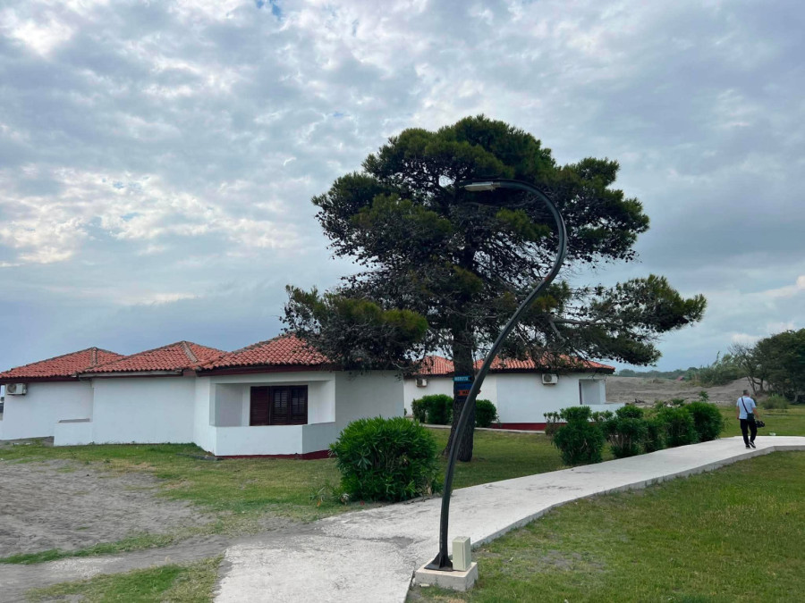Ovo nije Mikonos – ovo je Ada Bojana: Ovako danas izgleda čuveno nudističko naselje kod Ulcinja FOTO