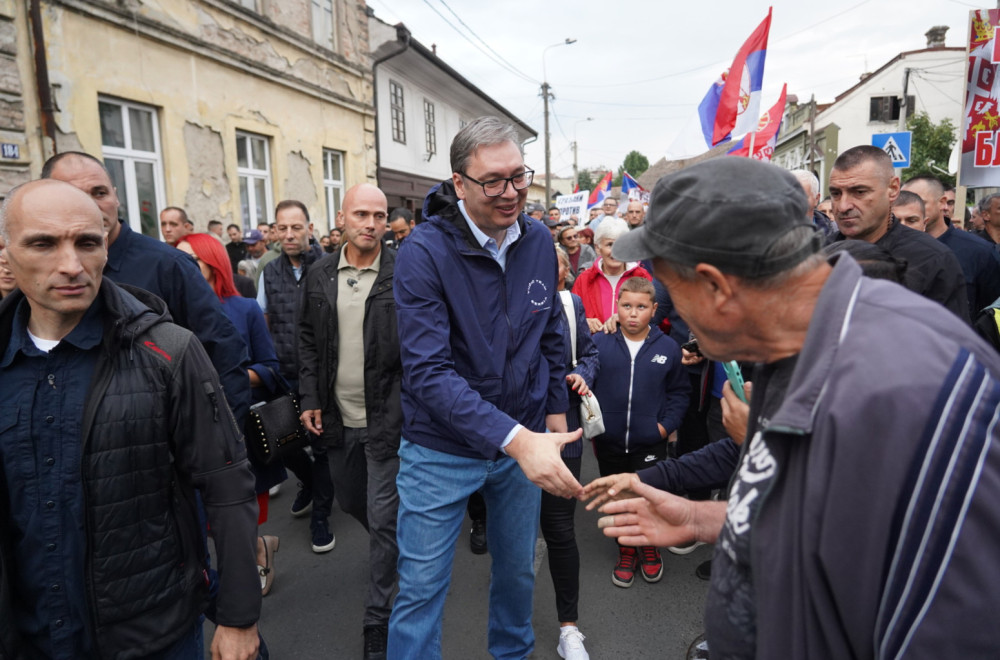 Dve vizije Srbije: Dok država unapređuje položaj penzionera, blokaderi ih najstrašnije vređaju