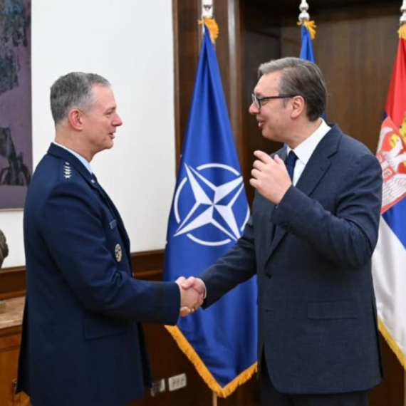 Vučić se sastao sa komandantom NATO: "Naglasio sam značaj očuvanja mira i stabilnosti na KiM" FOTO