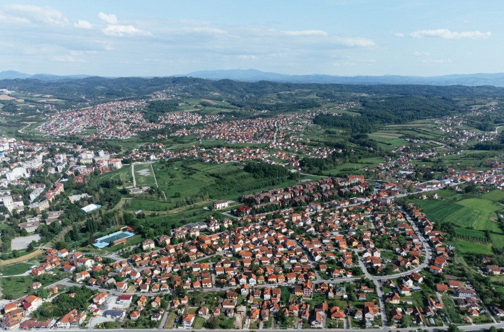 Šansa za dobar letnji posao: EPS izdaje poslovne prostore u Lazarevcu; Šankovi i letnje bašte čekaju zakupce
