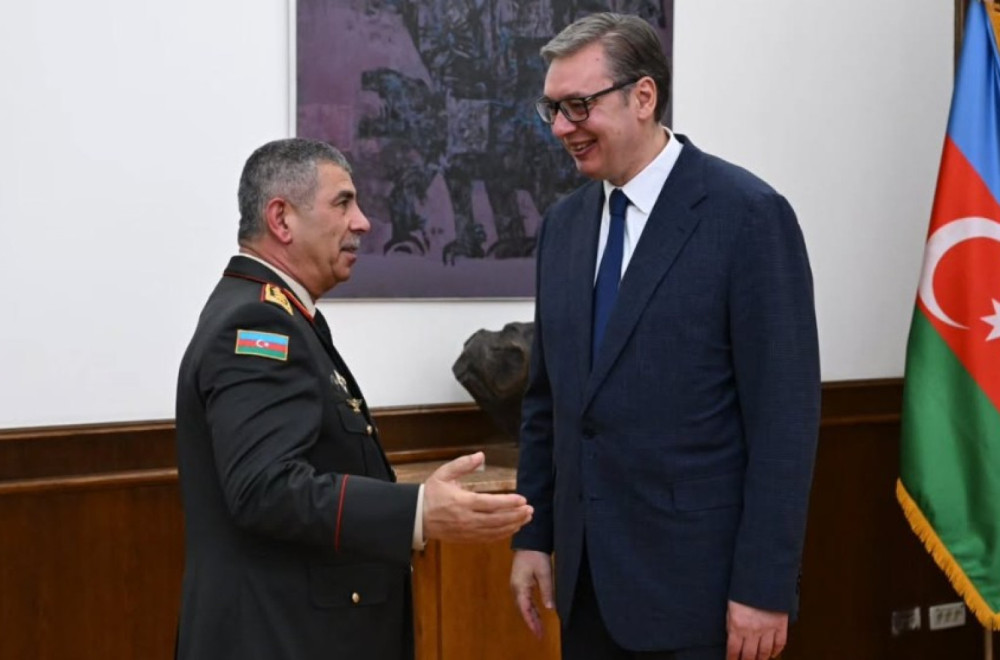 Vučić sa ministrom odbrane Azerbejdžana: "Posebnu pažnju posvetili smo vojno-tehničkoj saradnji dve zemlje"
