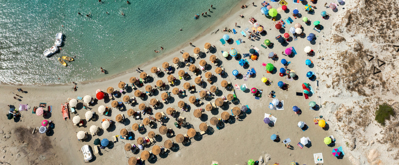 Šok za turiste: Na popularnoj plaži uvedena zabrana suncobrana
