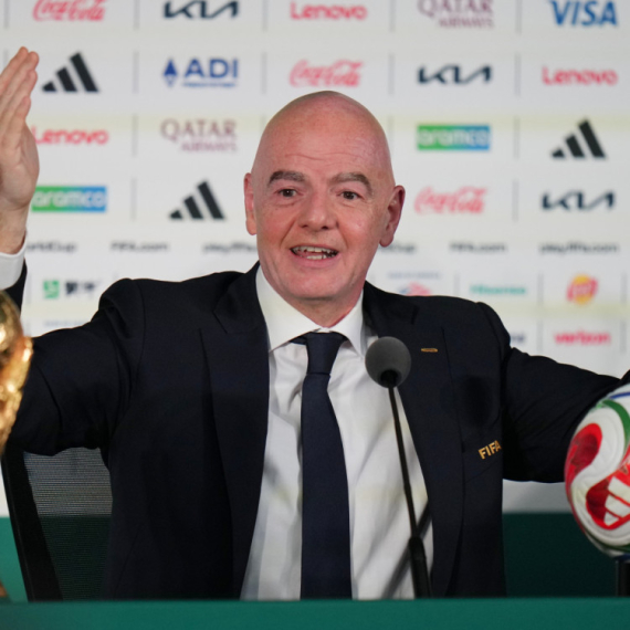 Sramotni Infantino!