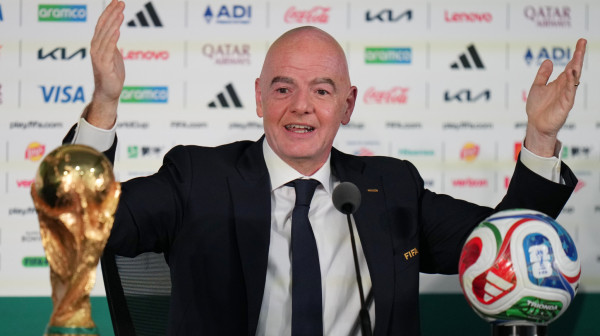 Sramotni Infantino!