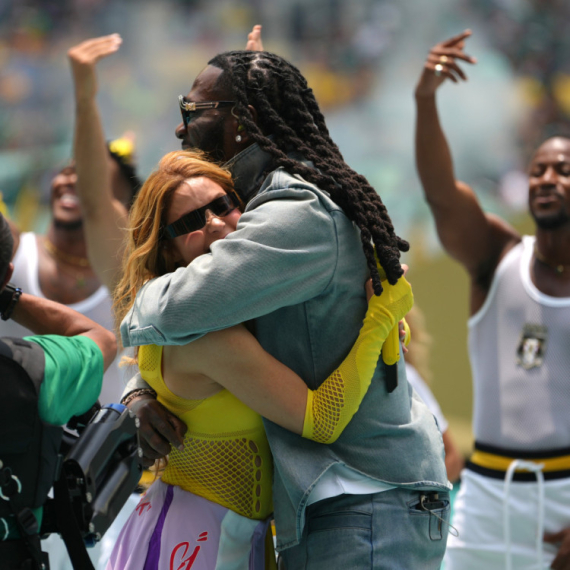 Ko je Burna Boy koji je nastupio sa Šakirom?; Nigerijska zvezda osvojila svet FOTO/VIDEO