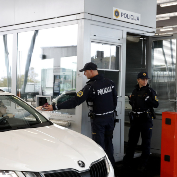 Srbin stao u pogrešnu kolonu na granici, Hrvati ga udarili po džepu: 60 evra kao "dobrodošlica"