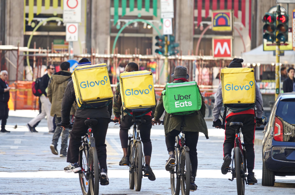 Uber i Glovo više neće moći kao do sada: Usvojena pravila koja menjaju gig ekonomiju