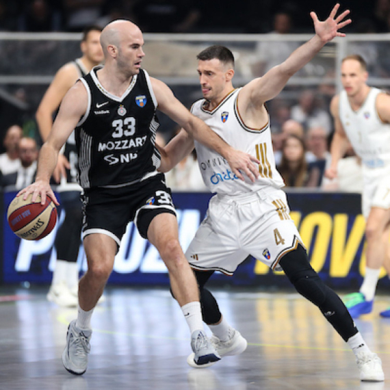 Partizan u minusu – "grobari" vređali Avramovića