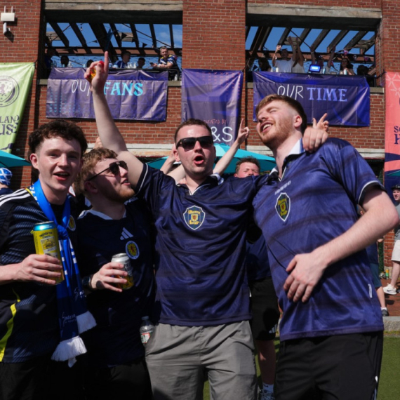 Škoti napravili haos u Bostonu – popili svo pivo pred start Mundijala!