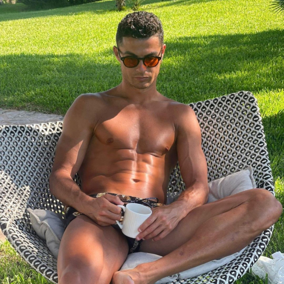 Kristijano Ronaldo vrelim kadrovima napravio pometnju: "Da li smo sigurni da on ima 41 godinu?" FOTO