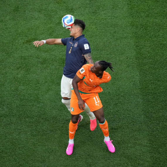 Ekvador preti, "slonovi" klecaju, a stadion u transu!