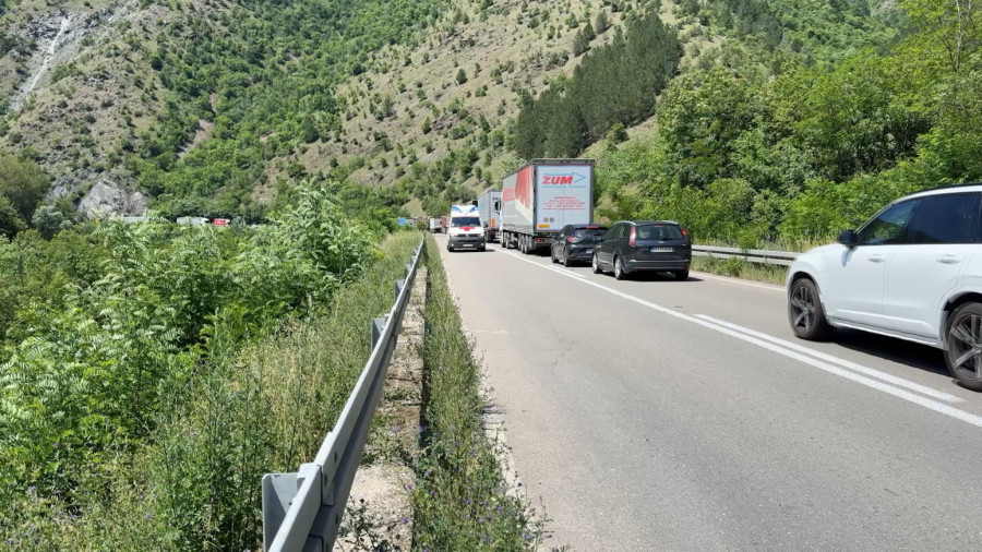 Drama na Ibarskoj magistrali: Smrskana vozila – u jednom bila beba FOTO