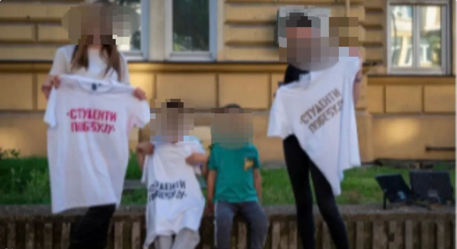 Novo licemerje blokadera: Smeta im da đaci idu na EXPO, a kada oni koriste decu nikom ništa FOTO