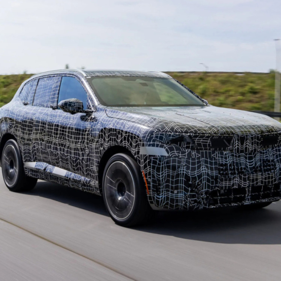 BMW je stavio svoju najveću bateriju ikada u novi X5