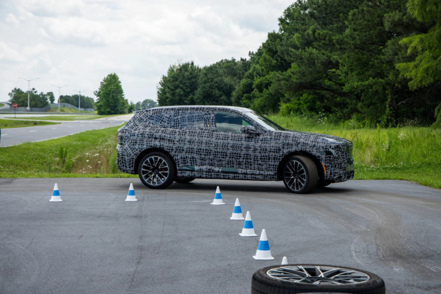 BMW je stavio svoju najveću bateriju ikada u novi X5
