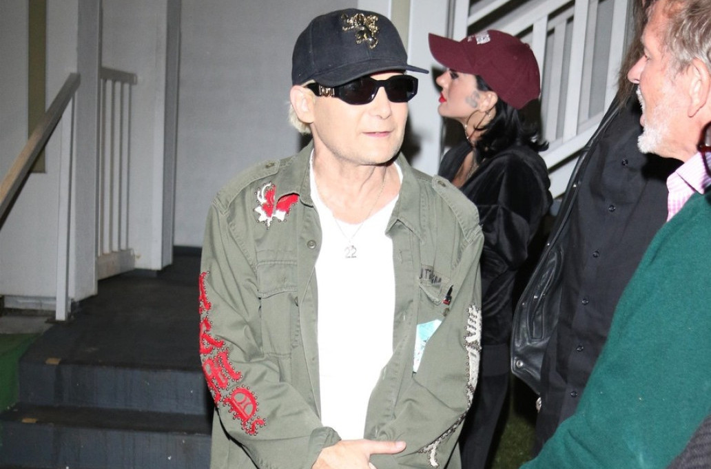 Koriju Feldmanu iznenada pozlilo u avionu: Hitno prevezen u bolnicu