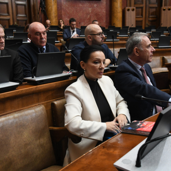 Odbor Skupštine Srbije kaznio Mariniku Tepić i Zdravka Ponoša