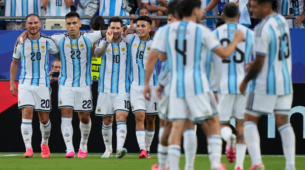 Mesi i Argentinci se poigravaju na "minimalcu"