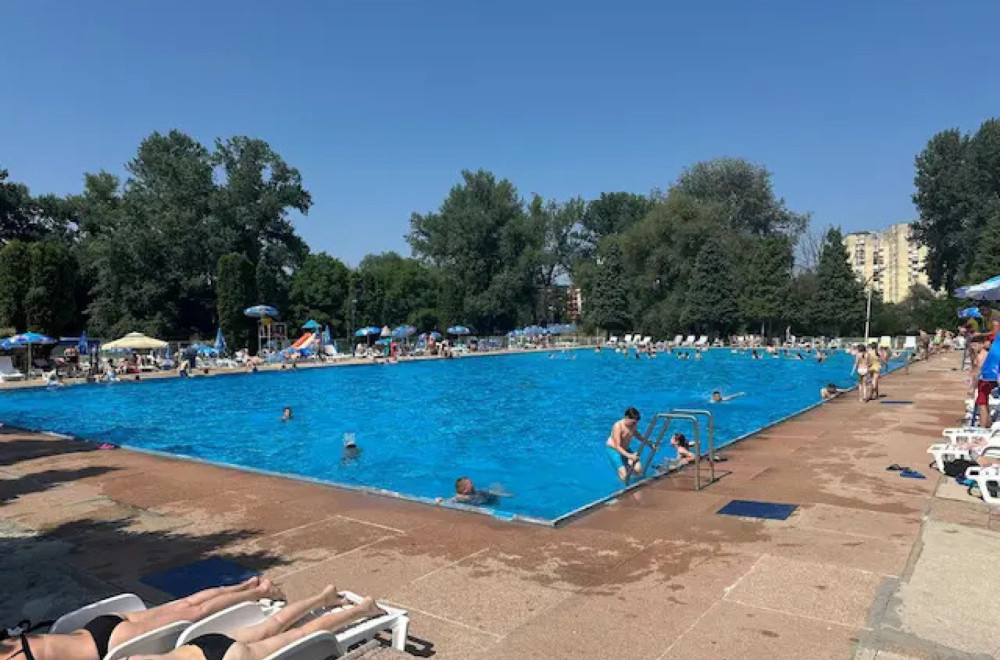 Leto se vratilo u Čačak: Zvanično počela kupališna sezona u gradu