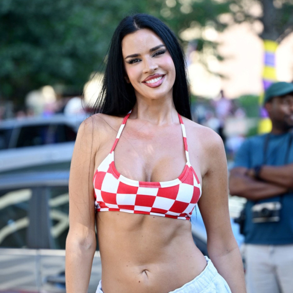 Najvatrenija Hrvatica spremna za Mundijal: Dekolteom "ubija", svi gledaju u nju FOTO