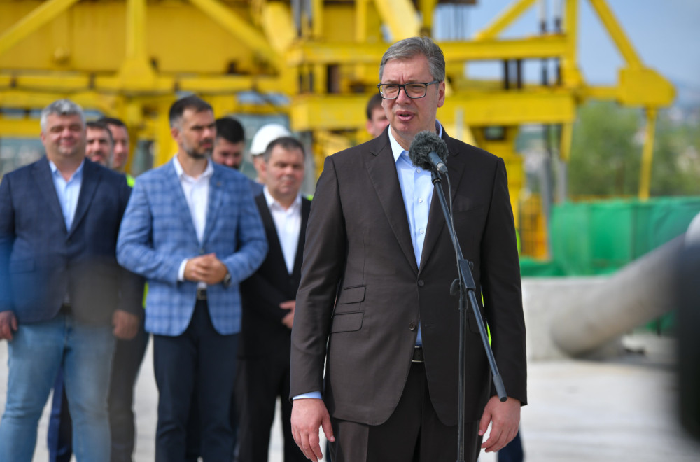 Vučić najavio smanjenje državnih olakšica na gorivo: "Da vratimo 10% akciza, da olakšamo ljudima i državi"
