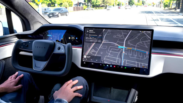 Tvrde da je njihov autopilot 10 puta bezbedniji od vozača; Senatori: "Dokažite"