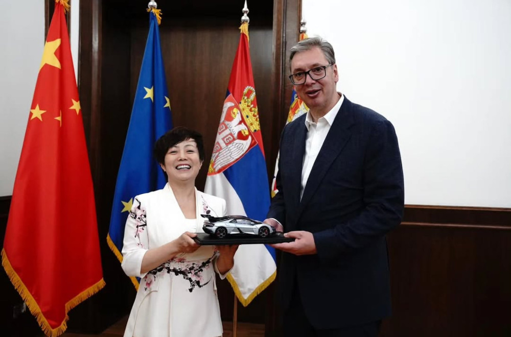Vučić sa Stelom Li: "Maketa ovog automobila BYD simbolizuje na najbolji način sve o čemu smo razgovarali"