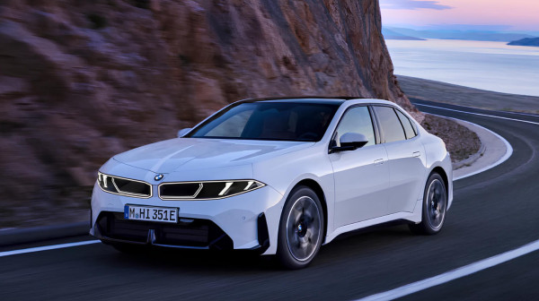 Krenula prodaja BMW-a i3: Domet od preko 900 km i ubrzanje kao sportski automobil FOTO