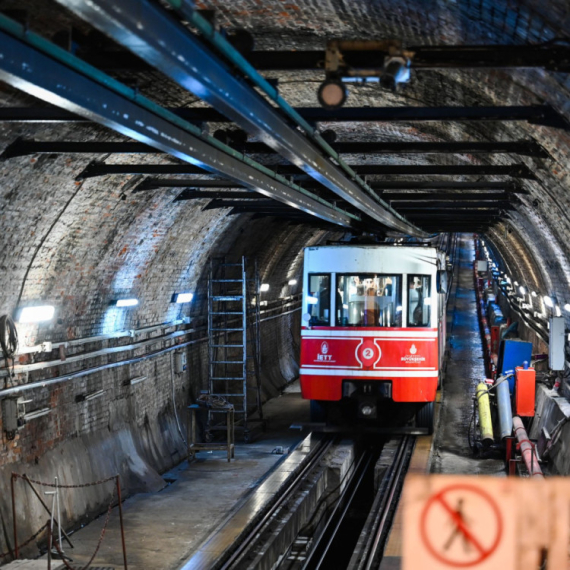 Haotične scene u istanbulskom metrou: Voz izleteo sa šina – ljudi bežali kroz tunele VIDEO