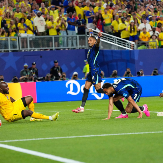 Brazil sve rešio za poluvreme – Ančeloti ima jednu brigu više VIDEO