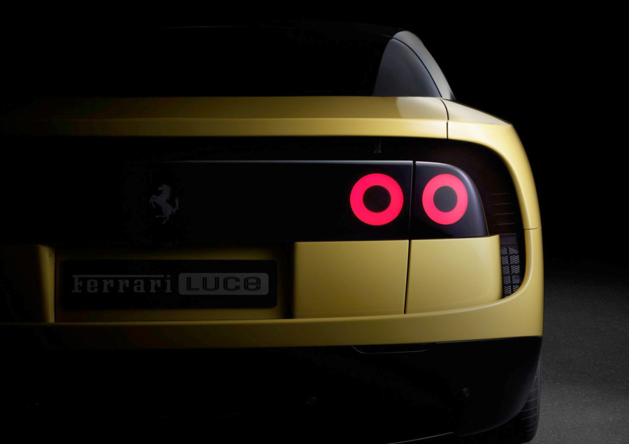 Šef marketinga Ferrarija brani omraženi model FOTO